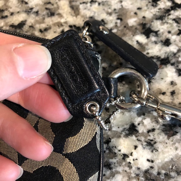 Coach wristlet - Picture 2 of 2